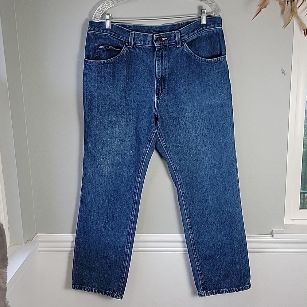 Lee medium wash straight leg jean